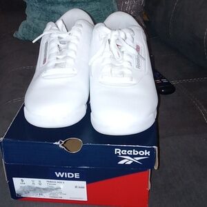 Reebok, freaky Rees.